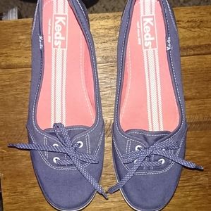 Ked's - Navy 💙 Tea cup  twill sneakers